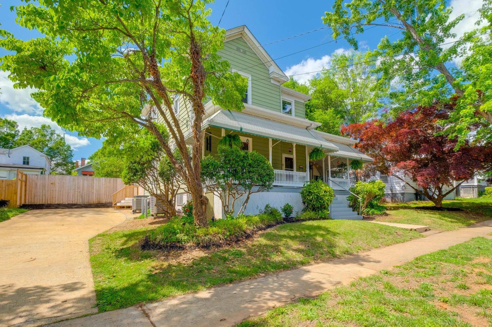 Large Lynchburg Family Home With Hot Tub 4 Mi To Lu Exterior photo